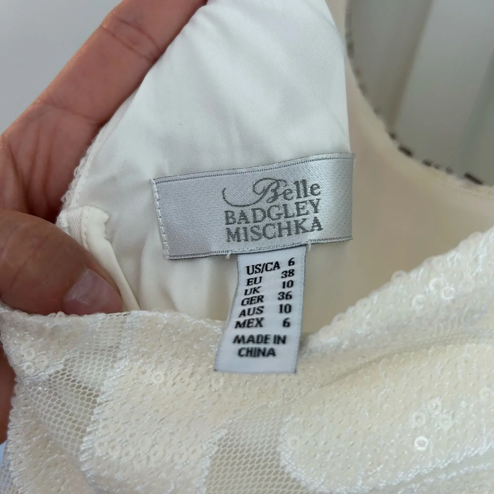 Formal dress - Picture 3 of 3